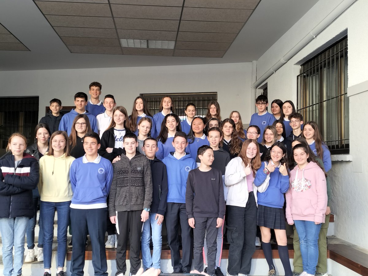 GoudeMickaelle's tweet photo. @CollegeCharles @colegioNSHuerto @NublaRubio Dernière journée d'activités à Pampelune : théâtre, chants, remise de prix 👏 https://t.co/JCV9VJBj1F