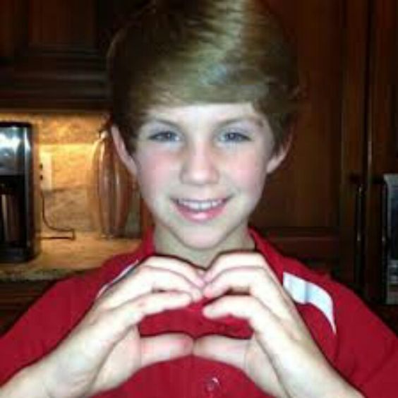 starvingnate's tweet photo. and before you pick up that fork..just think..would matty b eat that? https://t.co/i2OtQwi59k