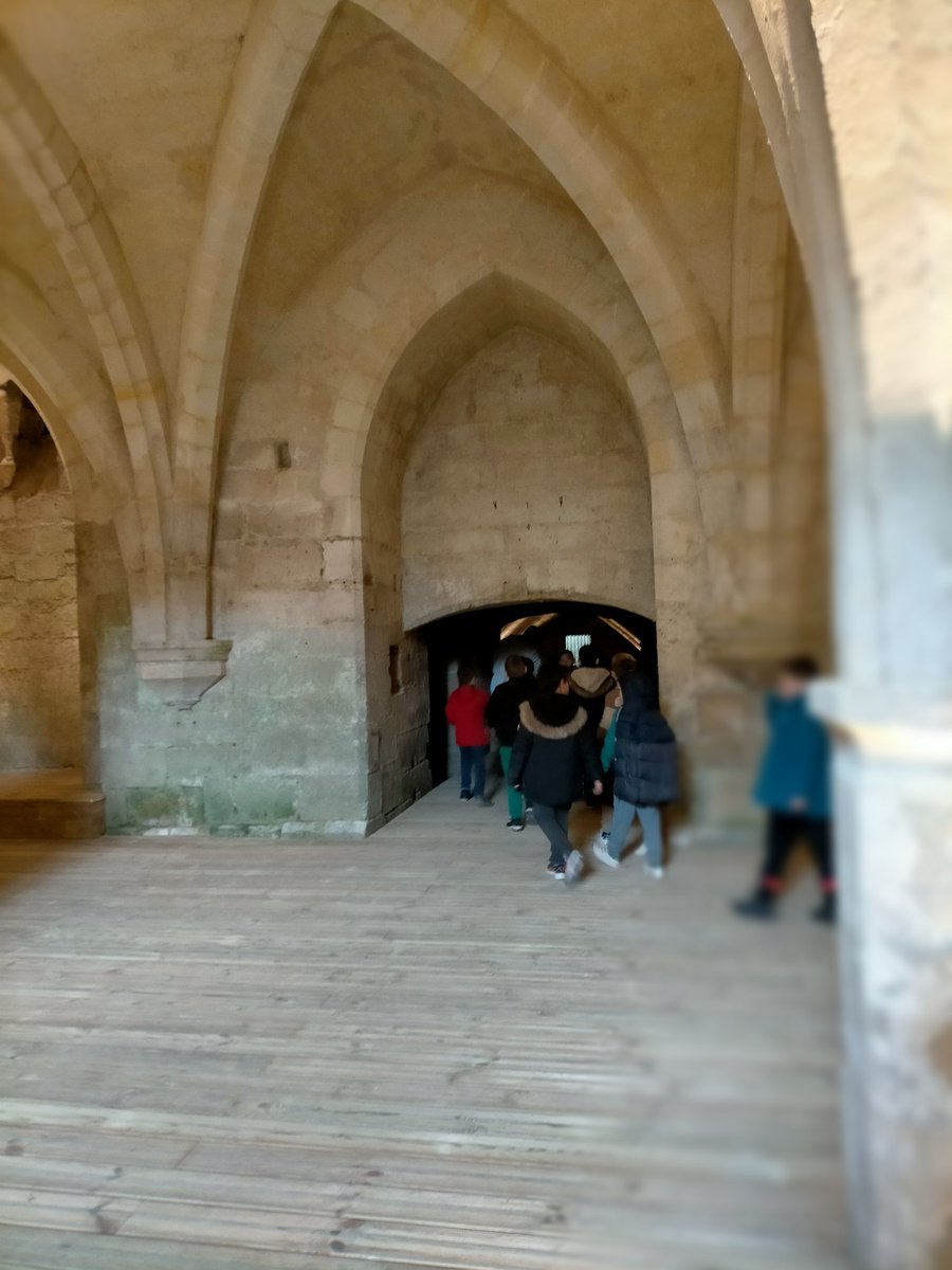 SoissonsCite's tweet photo. L'un des nombreux ateliers patrimoines proposés aux élèves de la Cité éducative 
Visite de l'abbaye de Saint Jean des Vignes
Soissons ville d'art et d'histoire https://t.co/7BeRf3z5OB