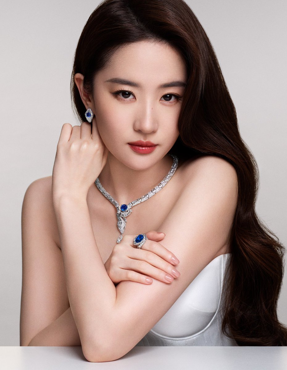 BVLGARI 宝格丽 Fr6QmdiaIAETyRh?format=jpg&name=medium