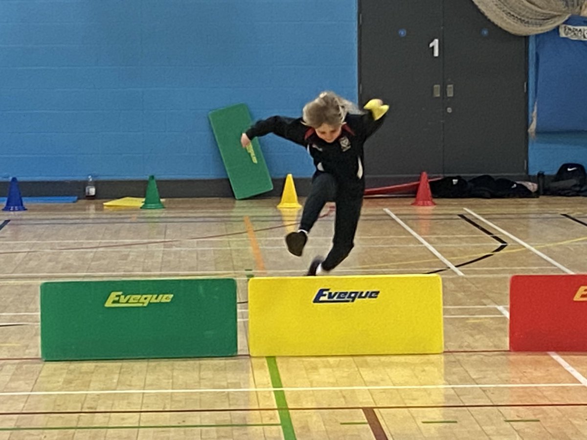 NottsHighIJS's tweet photo. Year 2 had a fantastic time at the Agility Festival this morning celebrating lots of sporting abilities in schools across Nottinghamshire. Thank you to @NTUSport for hosting #somuchmore #iamconnected #iamhappyandhealthy https://t.co/GEWH6g1byV