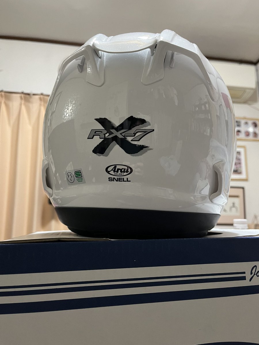 fuminpas's tweet photo. 茨木2りんかん
初 上 陸‼️
探してたヘルメットが有ったー🤩
買って貰ったー😆🙌
#Arai
#RX-7X
#Msize
#Araiあたま
S 被ってみたら、頭のテッペンが浮いちゃう😅
頭の鉢が張ってるんよね〜🤣💦
マスターは¥28,800-のジャケット¥9,800-で買えてラッキー🤩
#茨木2りんかん https://t.co/1rOzbSkhF7