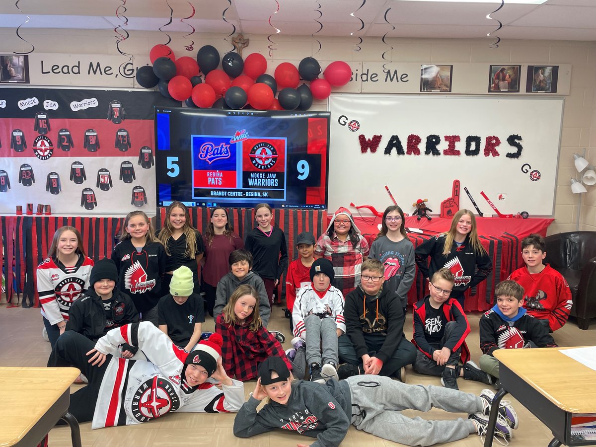 StMichaelMJ's tweet photo. What a fun day decorating and dressing up for for @MJWARRIORS Day. @HolyTrinitySD https://t.co/T46bbjQ7ZZ