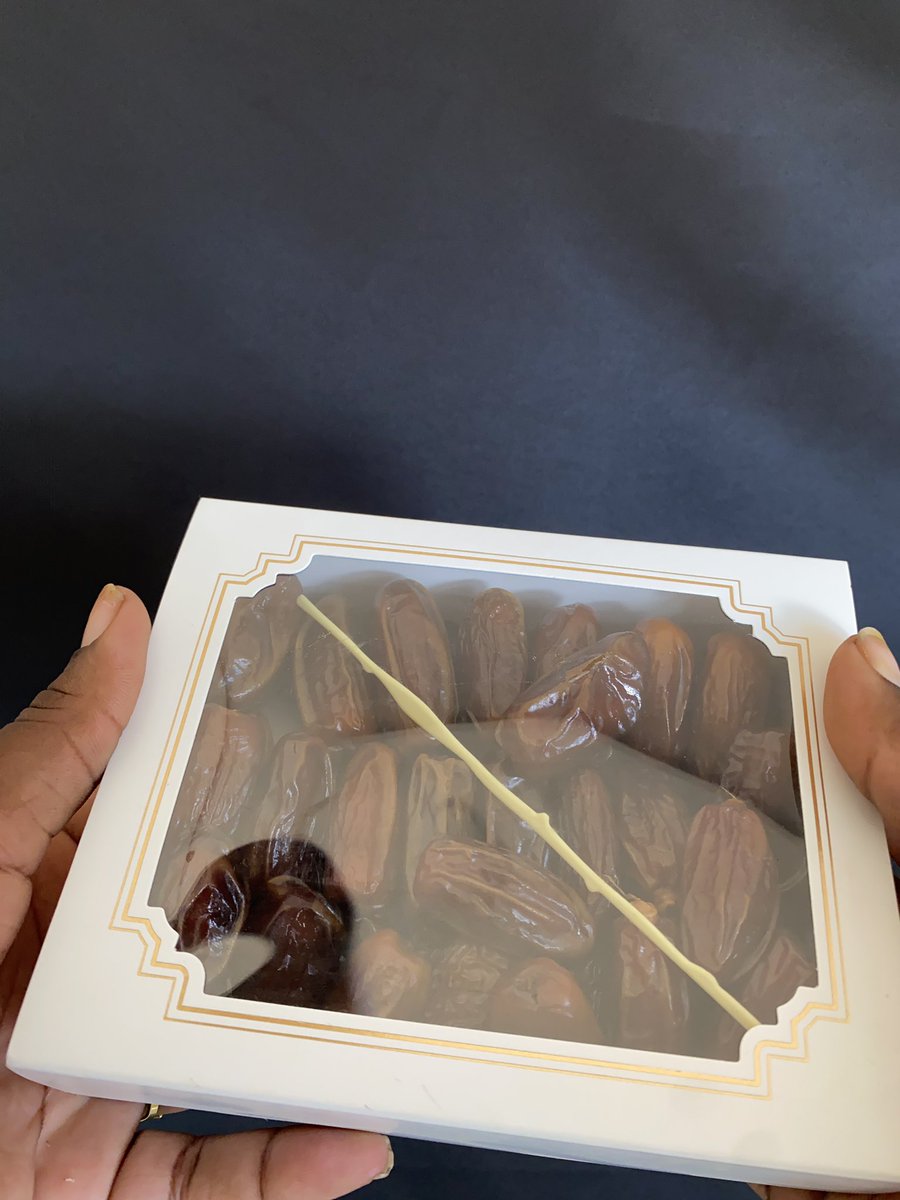 sunupack's tweet image. Vous cherchez une boîte originale pour les dattes que vous voulez offrir ou mettre dans vos coffrets ramadan 😊
Nous vous conseillons cette boîte 

C’est disponible sur notre site 😊

sunupack.com/product/boite-…