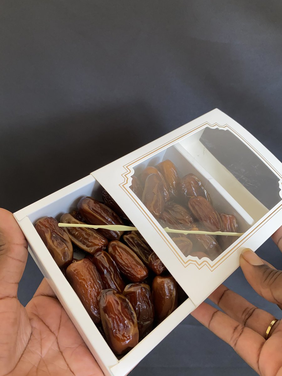 sunupack's tweet image. Vous cherchez une boîte originale pour les dattes que vous voulez offrir ou mettre dans vos coffrets ramadan 😊
Nous vous conseillons cette boîte 

C’est disponible sur notre site 😊

sunupack.com/product/boite-…