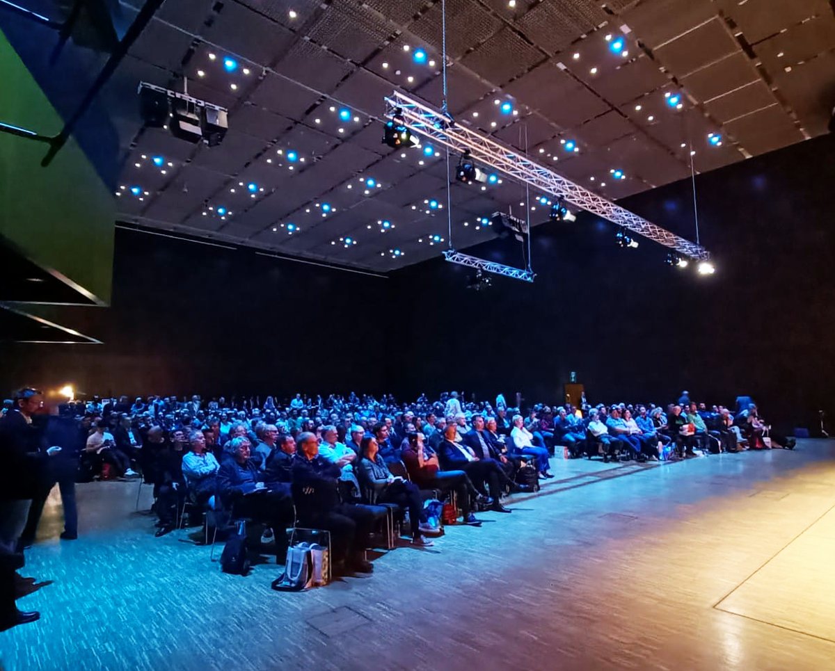SaxoreBergbau's tweet photo. @Thomas_Buenger auf der Rohstoffnacht von @SwissResourceAG auf der INVEST23 in Stuttgart über Zinn-Defizit und was wir mit unseren #Bergbauprojekten gemeinsam mit @FirstTinPlc dagegen tun.
#zinnmarkt #rohstoffe 

Vortrag anschauen: https://t.co/7CgQ8KEVt4 https://t.co/45ZeNkGTmv