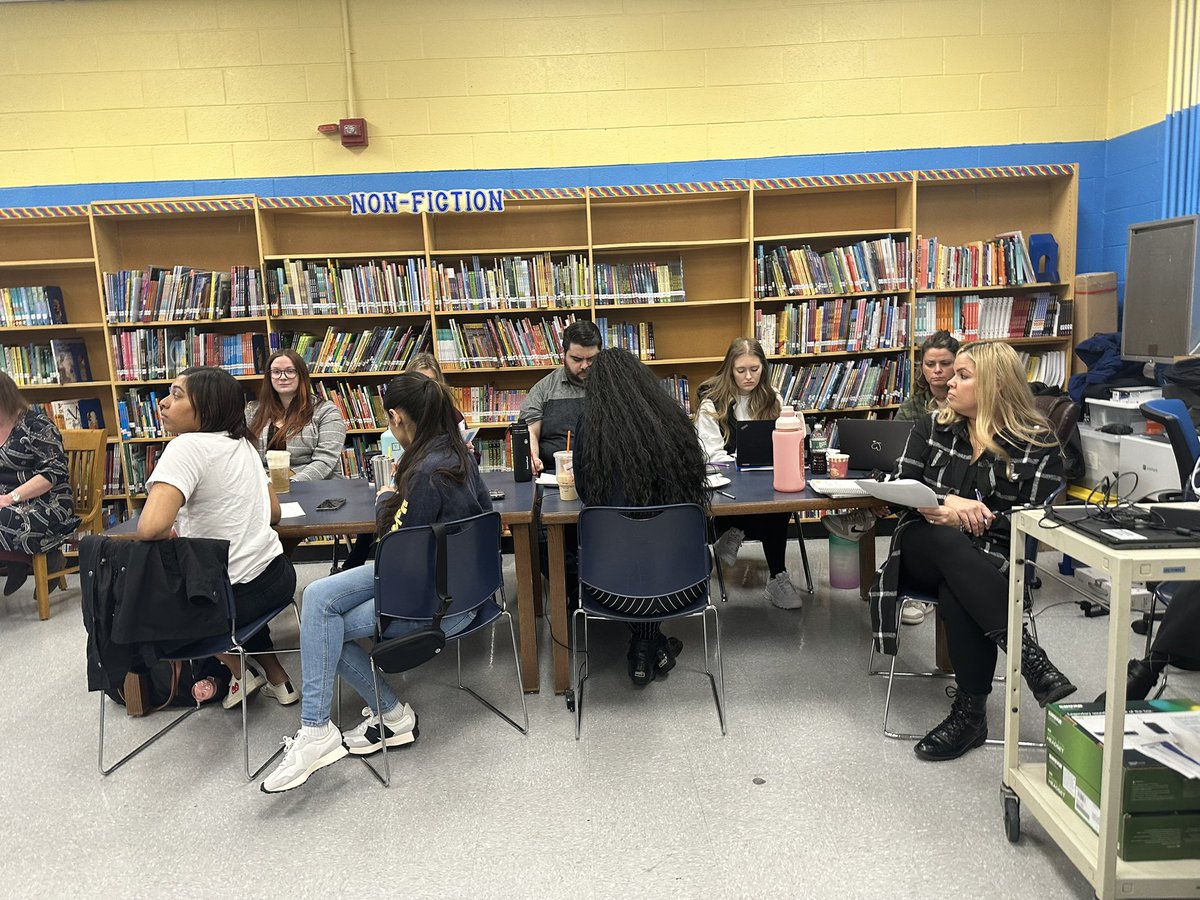 Continuing our work on developing strong writers through strengthening teacher efficacy. THE Public School 13 and Singleton squared. @THEPubSchool13 @PS31Wolves @31R057_TripleH @DrMarionWilson @CChavezD31 @CSD31SI