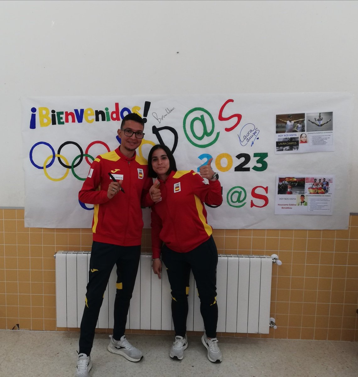 malconf02's tweet image. Hoy hemos recibido en nuestro cole a @houssameB y Laura Campos con el programa TOD@S OLÍMPIC@S. MUCHAS GRACIAS POR LA IMPLICACIÓN, los alumn@s han disfrutado muchísimo. Gracias a @FJyD, @COE_es, @JuntaEx_Cultura. Gracias de toda la comunidad educativa.