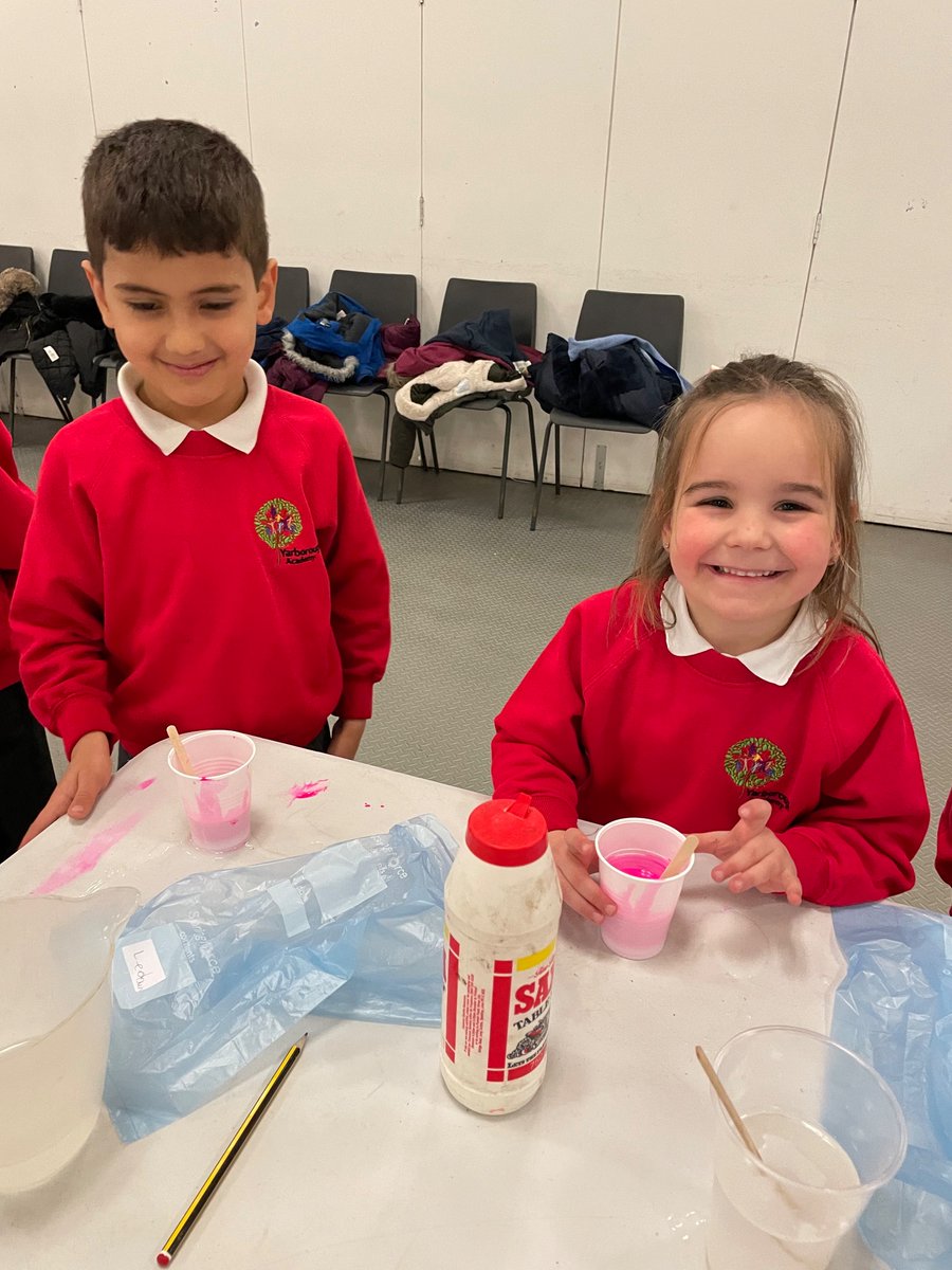 Hazel_Yacademy's tweet photo. Slimy stuff workshop! 👩‍🔬👨‍🔬 https://t.co/xGZ5xaF3g3