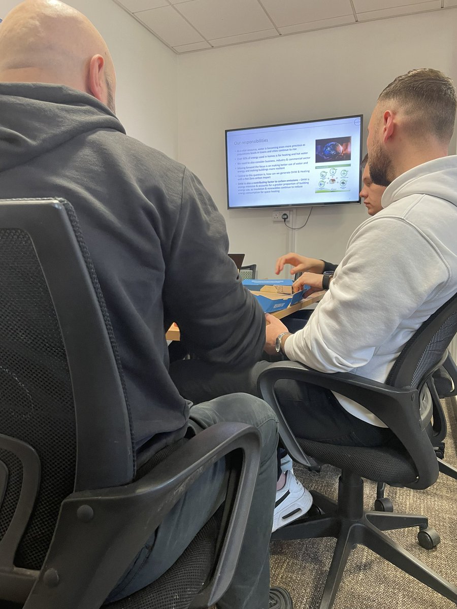 hec_consulting's tweet photo. Many Thanks to @SunampLtd and Richard Cooper for a very informative CPD discussing Thermal Storage Technology #CPD #learning https://t.co/vi0E4jn9Os