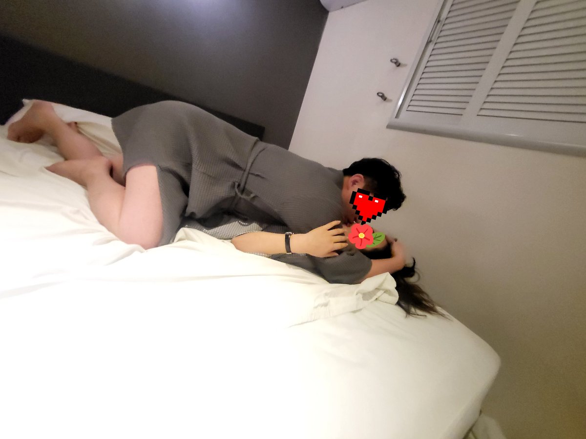 요즘 매일 둘이 놀아요~~
다들 심심하잖아요~같이 먹구 같이
마셔요~^^
이번주 토요일 놀러 나가고싶은데
갈곳은 딱히 없어요~
우선은 대천을 갈까? 얘기는 해보았는데
정해진건 없네요~
둘보단 넷 여섯 여덟. 더 잼있잖아요~
시간 되시는분들 함께 놀아요~~^^