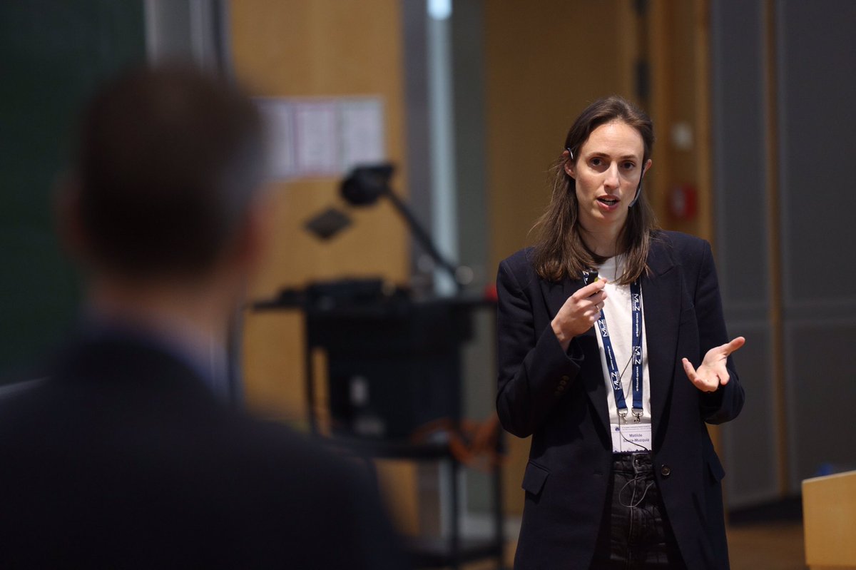 mlz_garching's tweet photo. This year's laureate of the "Erwin Felix Lewy Bertaut Prize" is Matilde Saura-Múzquiz (currently at the University of Madrid) for her early career work on #magnetic and non-magnetic complex oxide structures.

@ECA_social @NeutronsENSA #ECNS2023 

📷 Bernhard Ludewig, FRMII/TUM https://t.co/v8gxRAWbJy