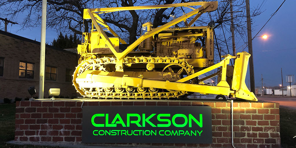 Image360KC's tweet image. Exterior illuminated #SignCabinet for Clarkson Construction in Kansas City, Missouri
.
#Illuminated #LightUpSign #LED #ExteriorSign #Signage #MetalSign #BuildingSign #CompanySign #OutdoorSign #Construction #Machinery