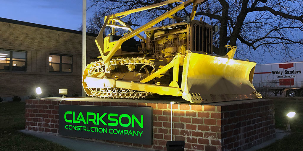 Image360KC's tweet image. Exterior illuminated #SignCabinet for Clarkson Construction in Kansas City, Missouri
.
#Illuminated #LightUpSign #LED #ExteriorSign #Signage #MetalSign #BuildingSign #CompanySign #OutdoorSign #Construction #Machinery