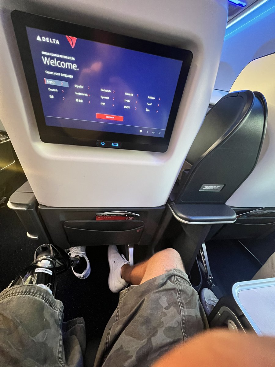 OneLegBell tweet media
