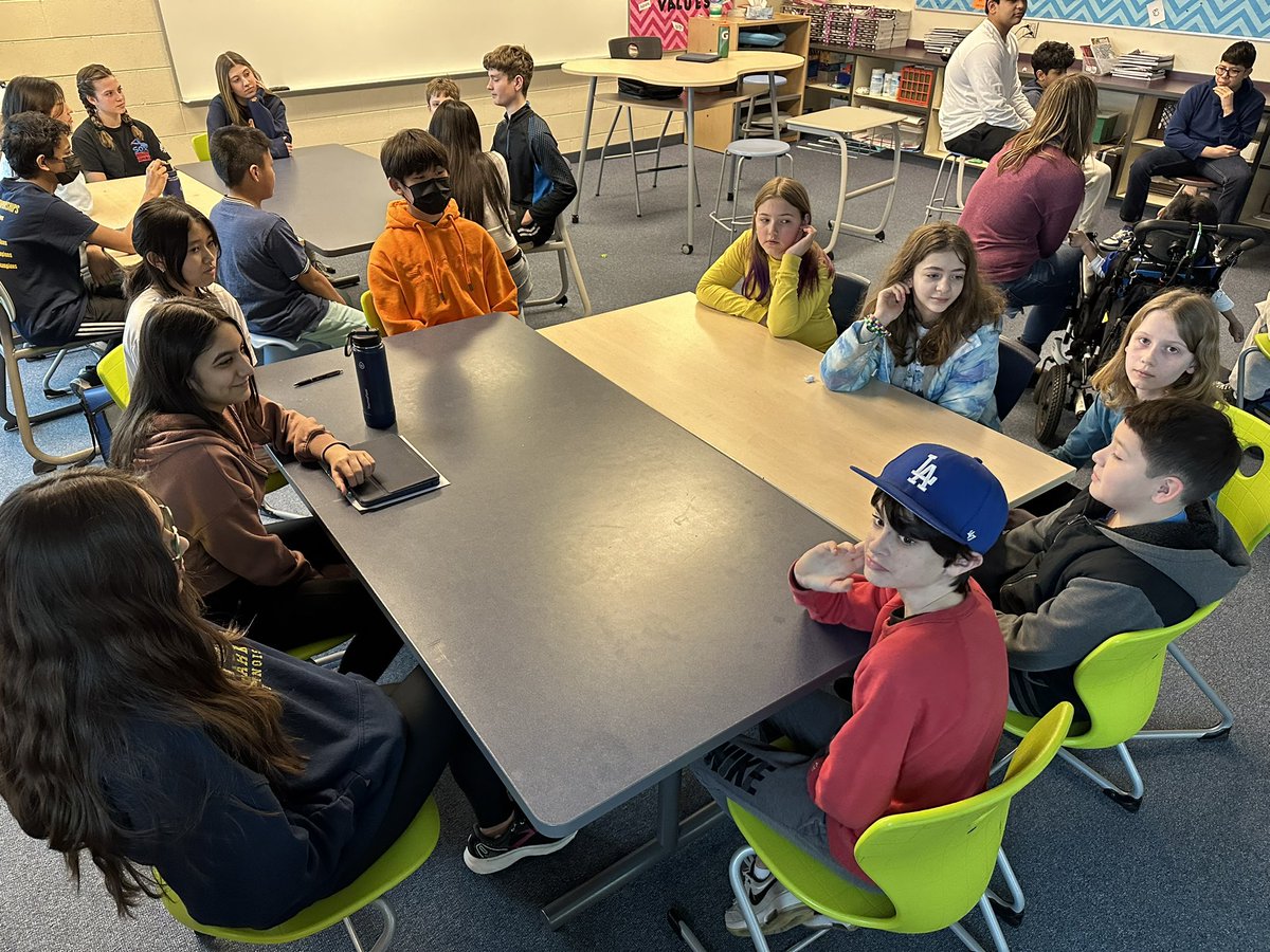 8th graders connecting with 6th graders and sharing tips for success. #SEL #WeAreD34 <a href="/AtteaSchool/">Attea Middle School</a>