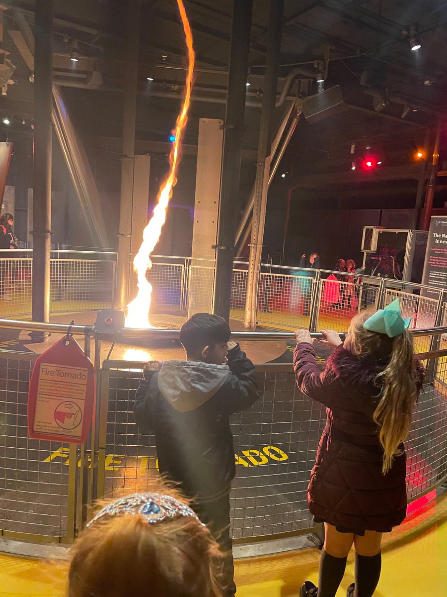Hazel_Yacademy's tweet photo. Fire Pavillion 🔥🔥☄️🧯 https://t.co/QvJtiflyhc