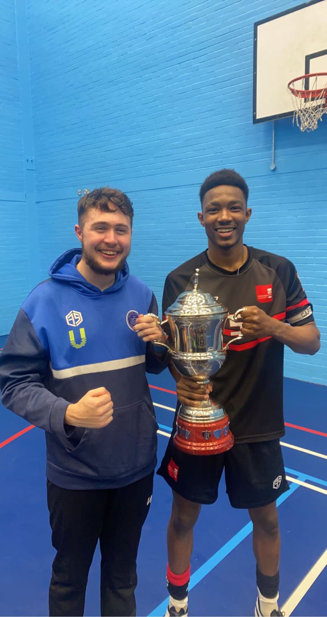 Willbailey747's tweet photo. 3 trophies in 3 days, not bad really @sportinstaffs @FutsalStaffs https://t.co/CQHA1UOwtr