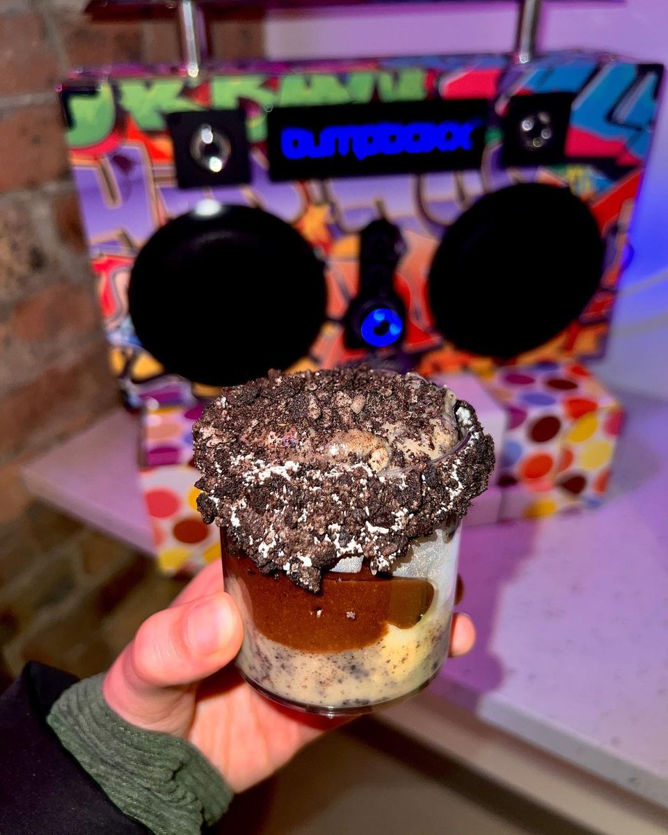 JARSByFabio's tweet photo. A JAR a day keeps the doctor away!* 😎

📍 905 W Fulton St, Chicago, IL 60607

📸 Photo Credit: @chicagodives

*Science somewhere said it this one time.

#JARS #DessertsYouDeserve #JARSReviews #Maison https://t.co/ELzb5I4hDN