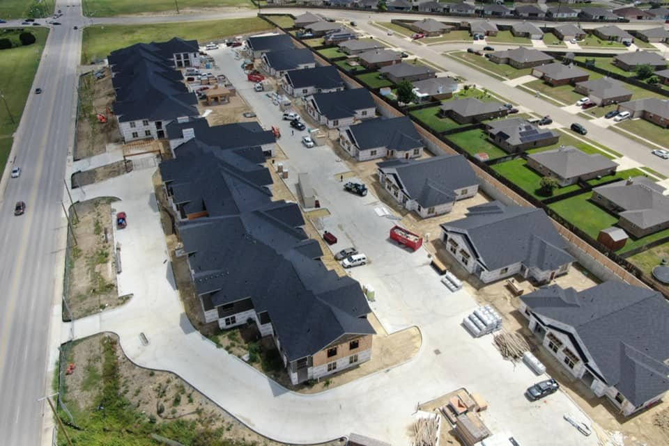 PreferredElite's tweet photo. KM on Yelp raves... "Preferred Elite did a great job on our roof. Their quote was far less than everyone else's and they did a much better job than the other companies who did the houses around ours. 😄😃" #Roofing #Contractor https://t.co/2mtN039xzE https://t.co/14PtSVooYO