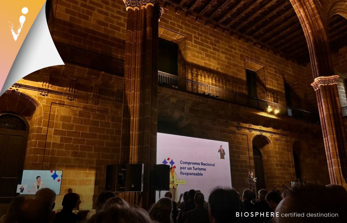 Vilafrancatur's tweet photo. Avui #turismevilafranca hem assistit a la Llotja de Mar a la presentació del Compromís Nacional per un Turisme Responsable per part de #turismecat

#turismevilafranca #Barcelona #CompromísNacionalTurismeResponsable #turismecat #lallotjademar https://t.co/bpdWPFZRCB
