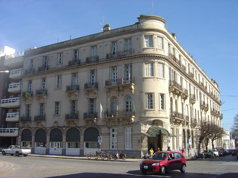 UNICEN_Oficial's tweet photo. La Universidad Nacional del Centro de la Provincia de Buenos Aires, con sedes en Tandil, Olavarría, Azul, y Quequén, se posiciona como 3ra. universidad pública argentina en actual QS World University 2023. Las universidades públicas mejor posicionadas son UBA, La Plata, y UNICEN https://t.co/V7mxrQkoOn