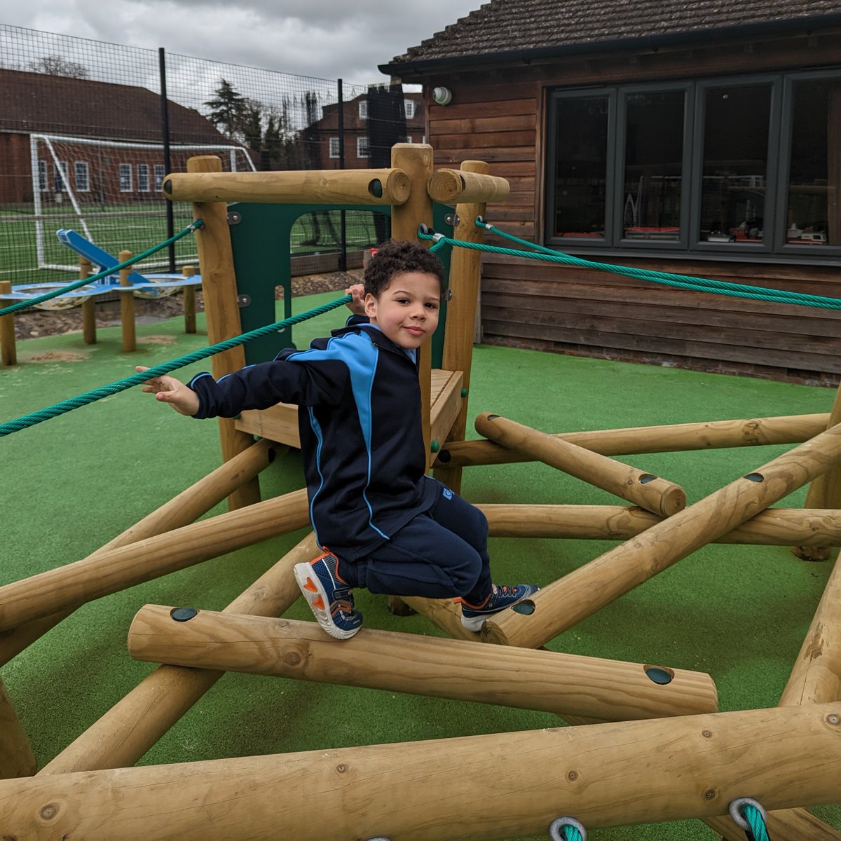 GayhurstSchool's tweet image. Outdoor fun in Nursery after their cross country yesterday!🌞

#FreeFlow #GetOutside #ELDRIC