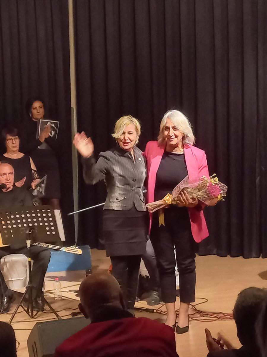 Alevi Kültür Dernekleri Seferihisar Şubesinin hazırladığı, Alevi Kültür Dernekleri Türk Halk Müziği Korosu eşliğinde, Aşık Veysel "i Türkülerle anıyoruz gecesine Deva Partisi Seferihisar İlçe Teşkilatı olarak katılım sağladık. Aşık Veysel i saygıyla anarken bu güzel geceye emeği