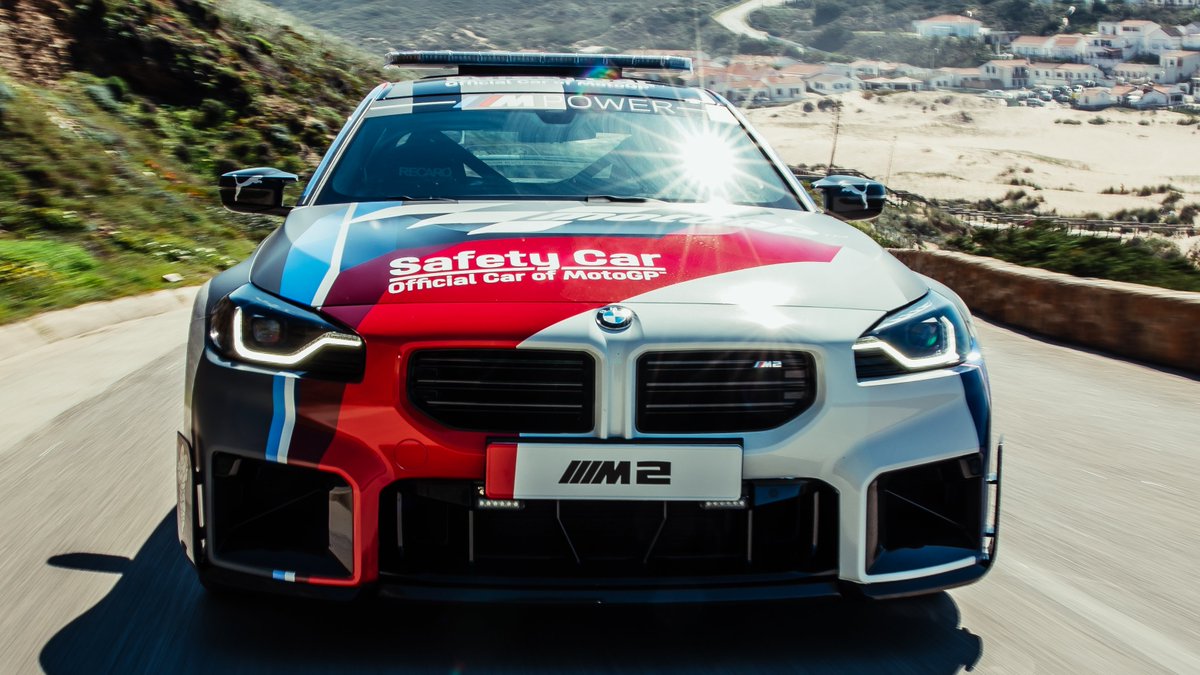 BMWMotorsport's tweet image. When things get dicey on the track, it pulls ahead: leading the pack in the 2023 season, the BMW M2 @MotoGP™ Safety Car. 

In 2023, #BMWM enters its 25th season as Official Car of MotoGP™. Powerful and safe: isn&apos;t this beast a worthy representative for an anniversary? #THEM2