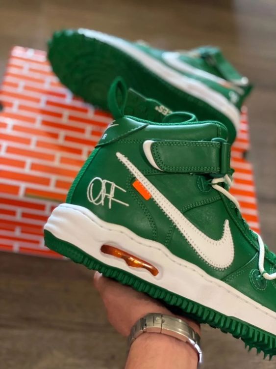 TeeInspos's tweet photo. Thoughts on the new Off-White x Nike Air Force 1 Mid 'Pine Green'?

@Nike @OffWht https://t.co/cZHbCOZN6P