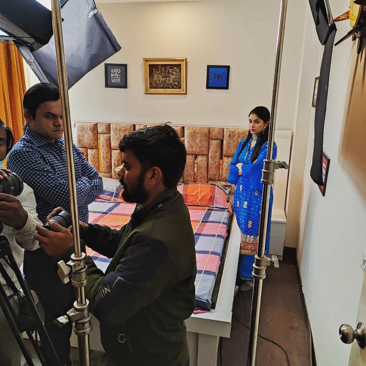 Delmumfilms's tweet photo. ADVERTISEMENT SHOOT 🎥 🤌🏻

productshoot #photography #corporateshoot #corporatefilm #corporate #delmumproduction #delmum #productionhouse #production #shootindelhi #videoproduction https://t.co/6ZOWk0tsIt