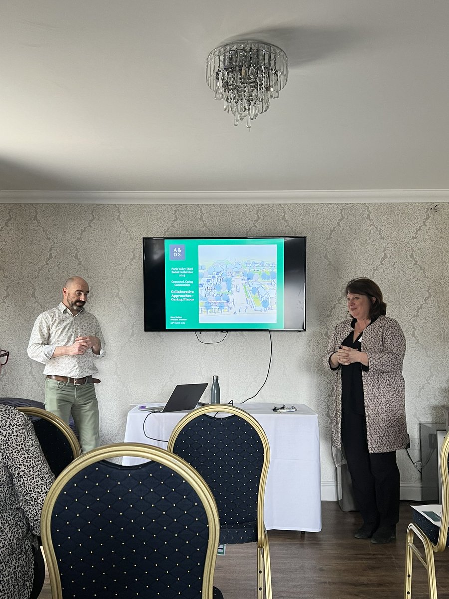 JulieHaslamCLD's tweet photo. Last workshop’s of the day @AntheaCtsi introducing Steve Malone Principal Architect for @ArcDesSco @CVSFalkirk @StirVolunteer @clacksCTSI #PlaceStandardTool #PlaceBasedApproach https://t.co/QxMVMJj9BB