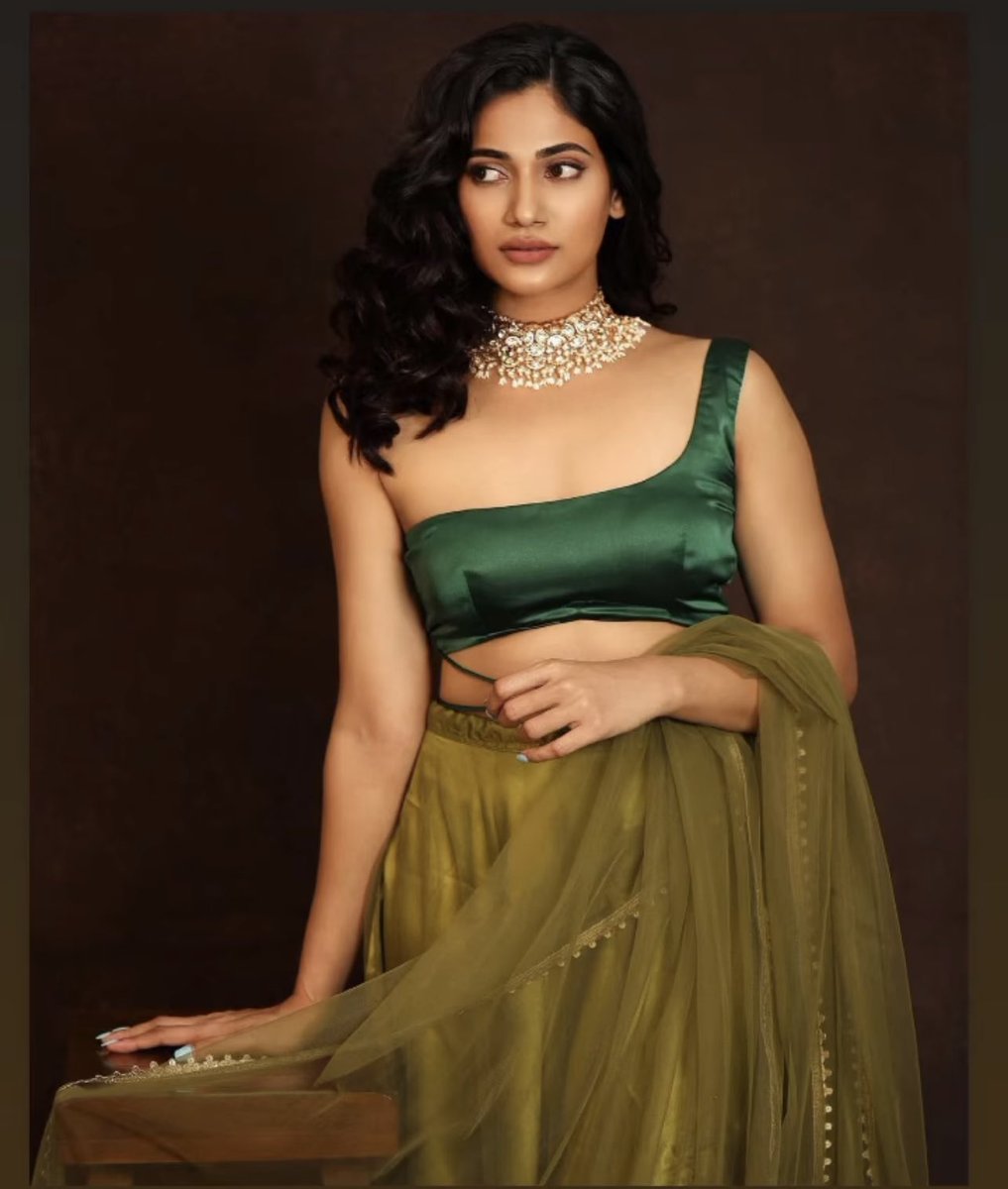 FunButterJam's tweet photo. Attractive in Green @Losliyamaria96 #Losliya 💚✨ https://t.co/GyUlLAUmbi