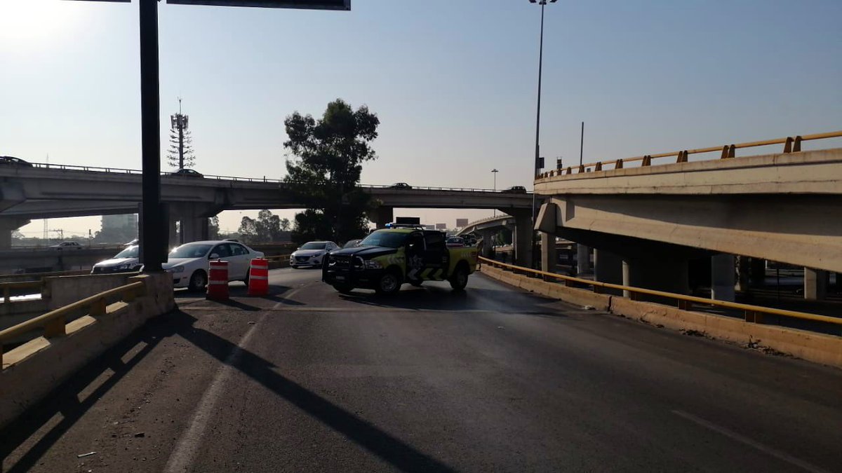 SSPCSLP's tweet photo. 🚨#VialidadSLP🚨Atención⚠️
ACTUALIZACIÓN

Contingente de manifestantes ya se encuentran bloqueando las inmediaciones de la Alameda

🚔👮🏻‍♂️Como parte del dispositivo de Policía Vial se realizan cierres en vialidades aledañas

Tome precauciones https://t.co/YyJisWTaRI