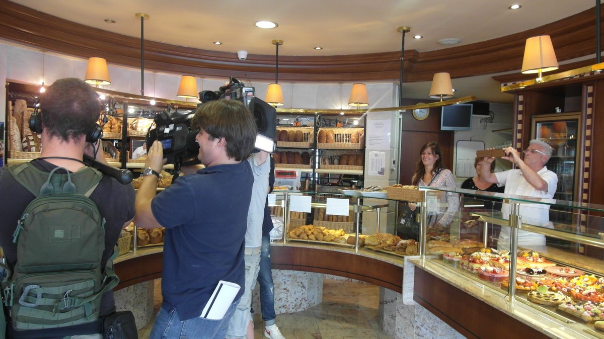 icimayenne's tweet photo. 😍😍 La meilleure boulangerie de France sur M6 : une de Ballots, une autre de Laval en lice pour le titre 🥖🥖 #Mayenne ▶️ https://t.co/6GxDSSiujo https://t.co/INERVrVZHV