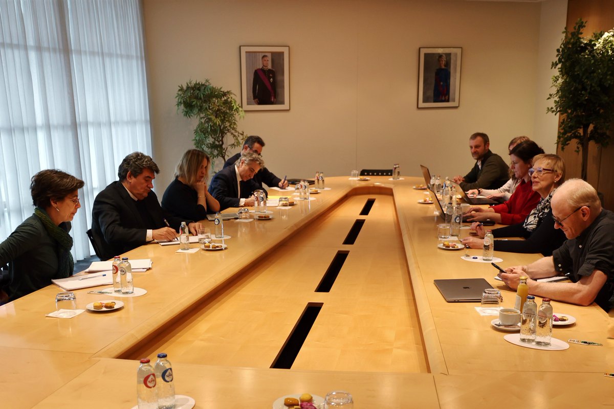 joseluisescriva's tweet photo. Une rencontre très productive avec la ministre @karinelalieux, au cours de laquelle nous avons discuté de la négociation de la réforme des pensions en 🇪🇸 et de la façon de lutter contre l'écart de genre dans les pensions, l'une des priorités de la future présidence 🇧🇪 de l'UE https://t.co/dwoVVVmiY8