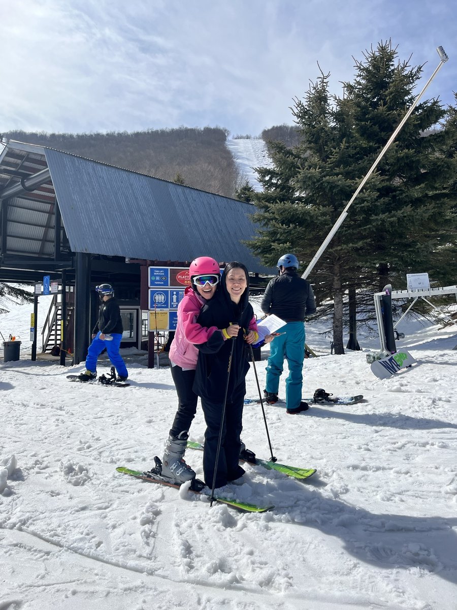 grithaus's tweet photo. Yesterday, @MeganLinebarger and Cat joined the @GTHRco team for the annual #ChillDay at @Plattekill mountain! Annually organized by Gather, the retreat supported @ChillFoundation, which works to improve opportunities for young people like students from @Dream_Yard #ChilltoGather https://t.co/PWE0qEvjxL