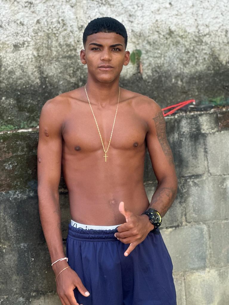 Filecfritas33's tweet image. Que a paz de deus permaneça, Se a vida lide 1000 motivos para chorar amostra a ela que vc tera 10001 motivos para sorrir🕊💪🏾😍