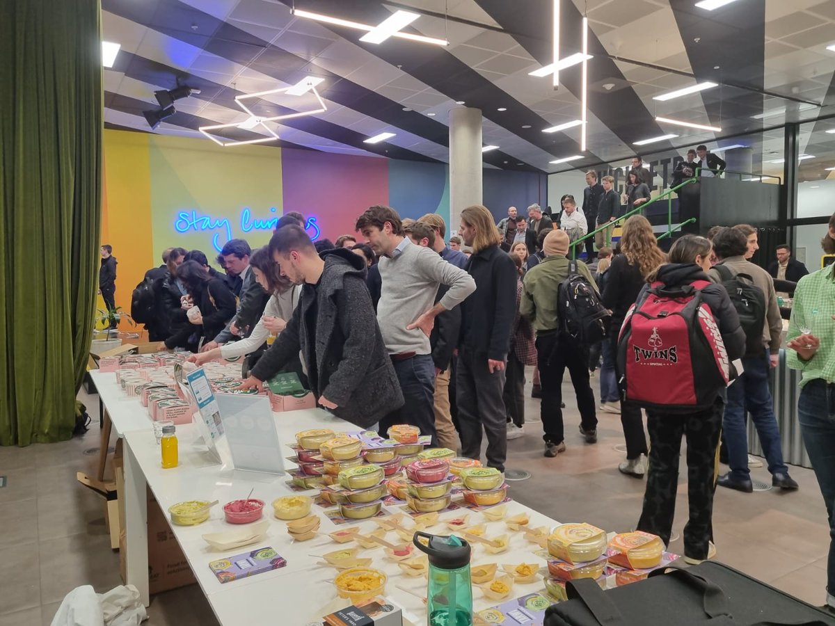 forwardfooding's tweet photo. We're thrilled to have unveiled the 'UK Wall of Fame', showcasing the official rankings of the 2022 FoodTech 500🍻
A huge thanks to all the participants who attended and made it a night to remember!
#foodtech #agrifootech https://t.co/l8AOUhkdCB