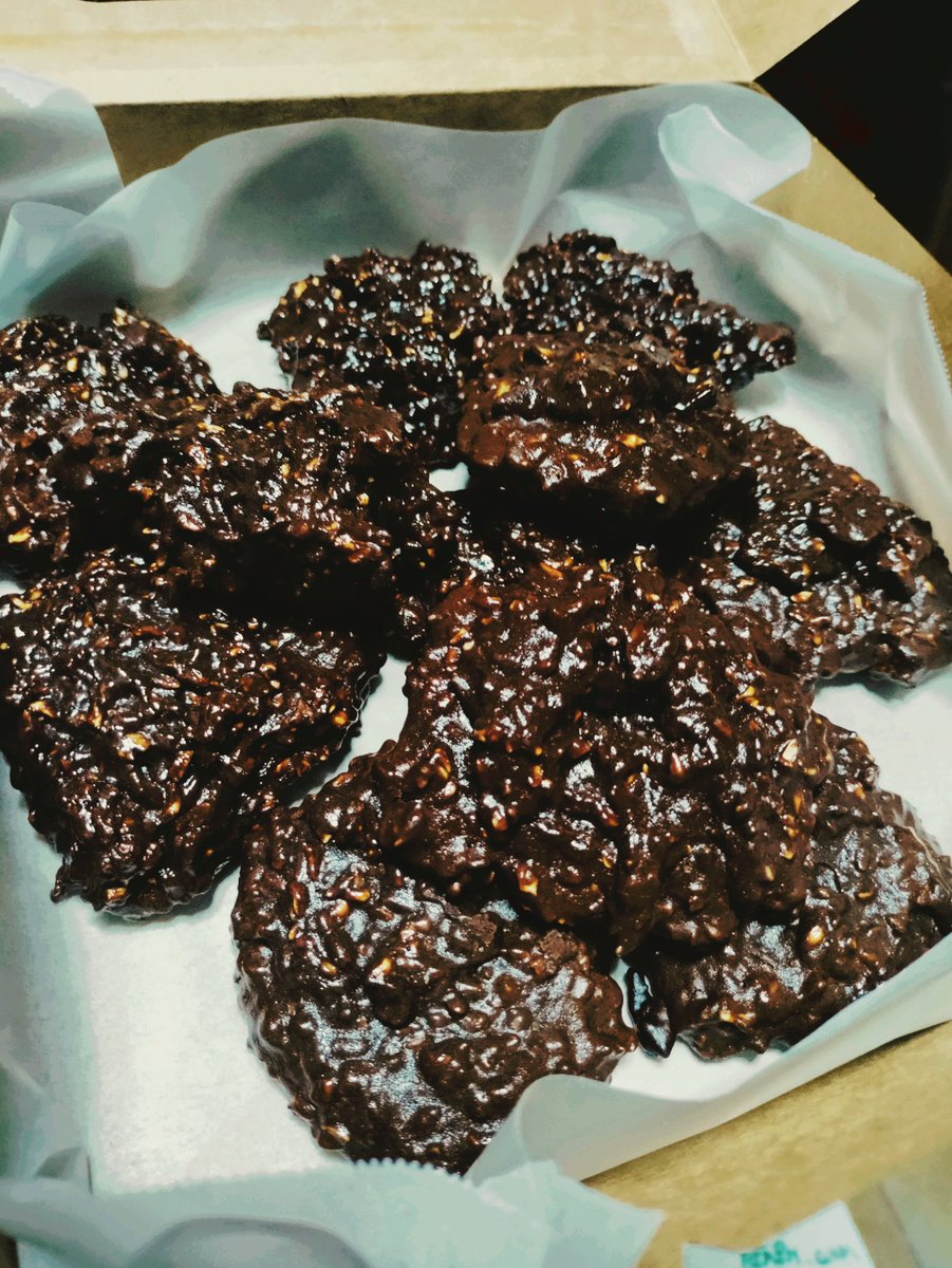 Squidroll_Th's tweet photo. cookies? https://t.co/FAOetBi22p