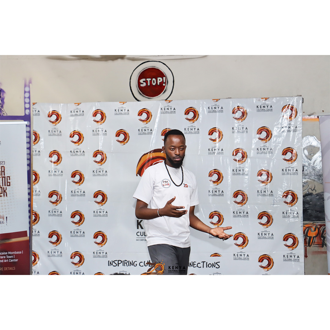 CultureCentreKE's tweet photo. Happening Now!
Poetry After Lunch(PAL) workshop and performances at Little Theatre Club in Mombasa
#performingartsweek
#TwendeTheatre
#inspiringculturalconnections https://t.co/caBvUypliU