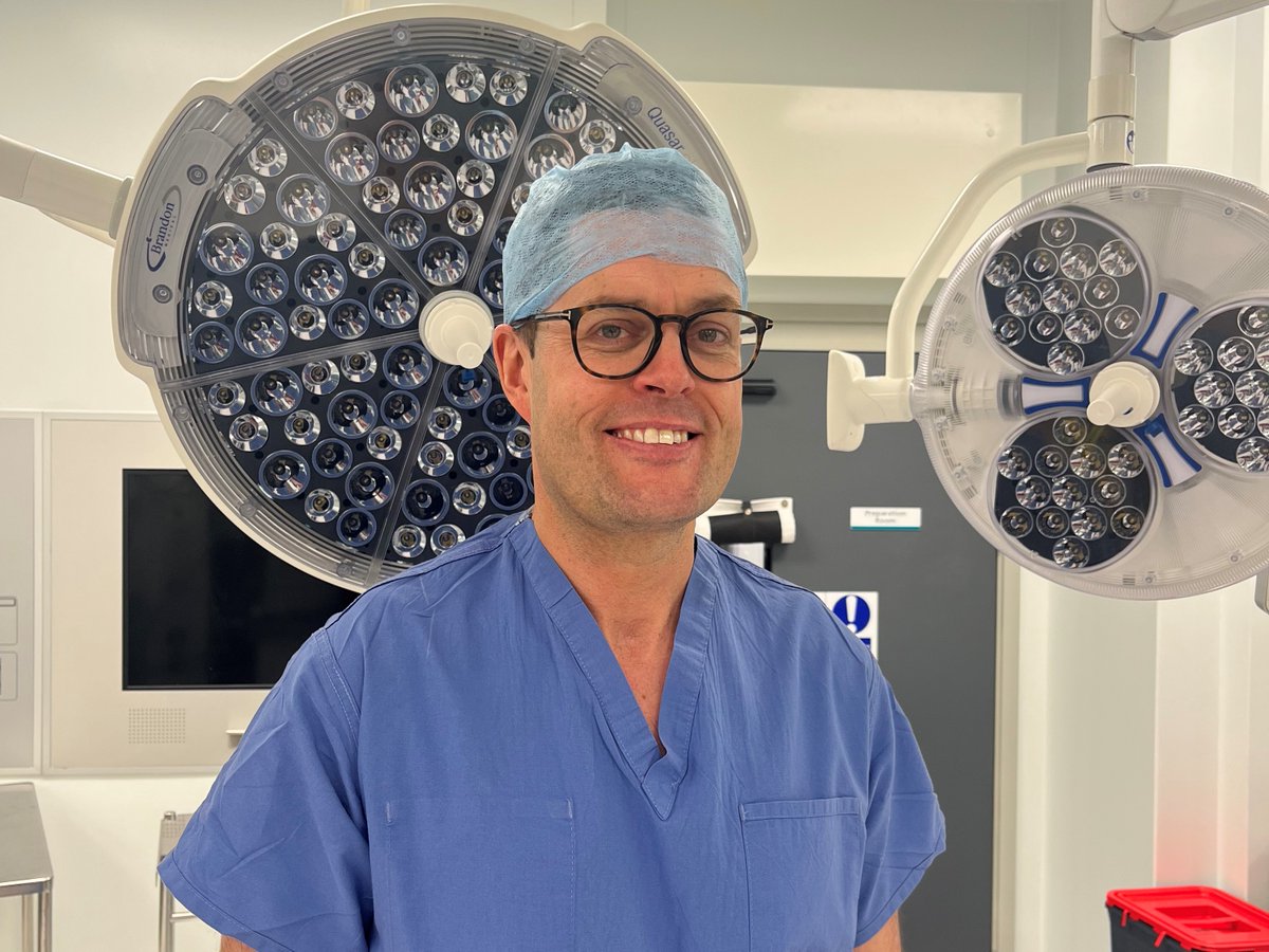 Liverpool will lead on a major trial that could see local people living with bowel cancer benefit from potentially life-changing technology - personalised tumour vaccines👏

LUHFT surgeon Robert Jones has been appointed the trial's UK Chief Investigator 👉 liverpoolft.nhs.uk/news/leading-l…