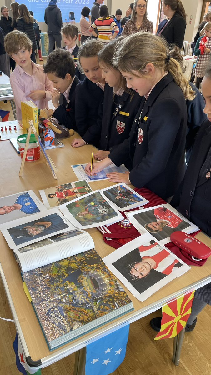Alleyns_MFL's tweet photo. @AlleynsSchool Language and Culture Fair, hosted today by our wonderful bilingual pupils of all ages. How fortunate we are to be surrounded by such rich diversity! @_JaneLunnon https://t.co/YnJjmtkiGK