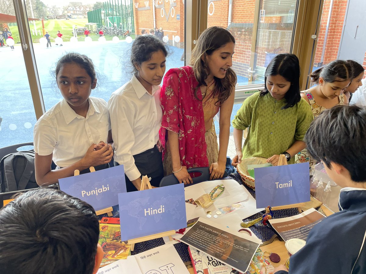 Alleyns_MFL's tweet photo. @AlleynsSchool Language and Culture Fair, hosted today by our wonderful bilingual pupils of all ages. How fortunate we are to be surrounded by such rich diversity! @_JaneLunnon https://t.co/YnJjmtkiGK