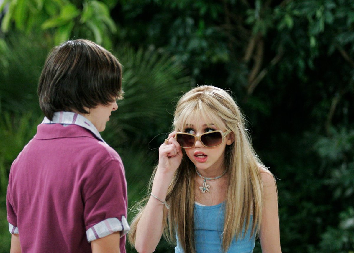 PopCrave's tweet photo. 17 years ago today, ‘Hannah Montana’ premiered on Disney Channel. https://t.co/2xjFe0Phz5