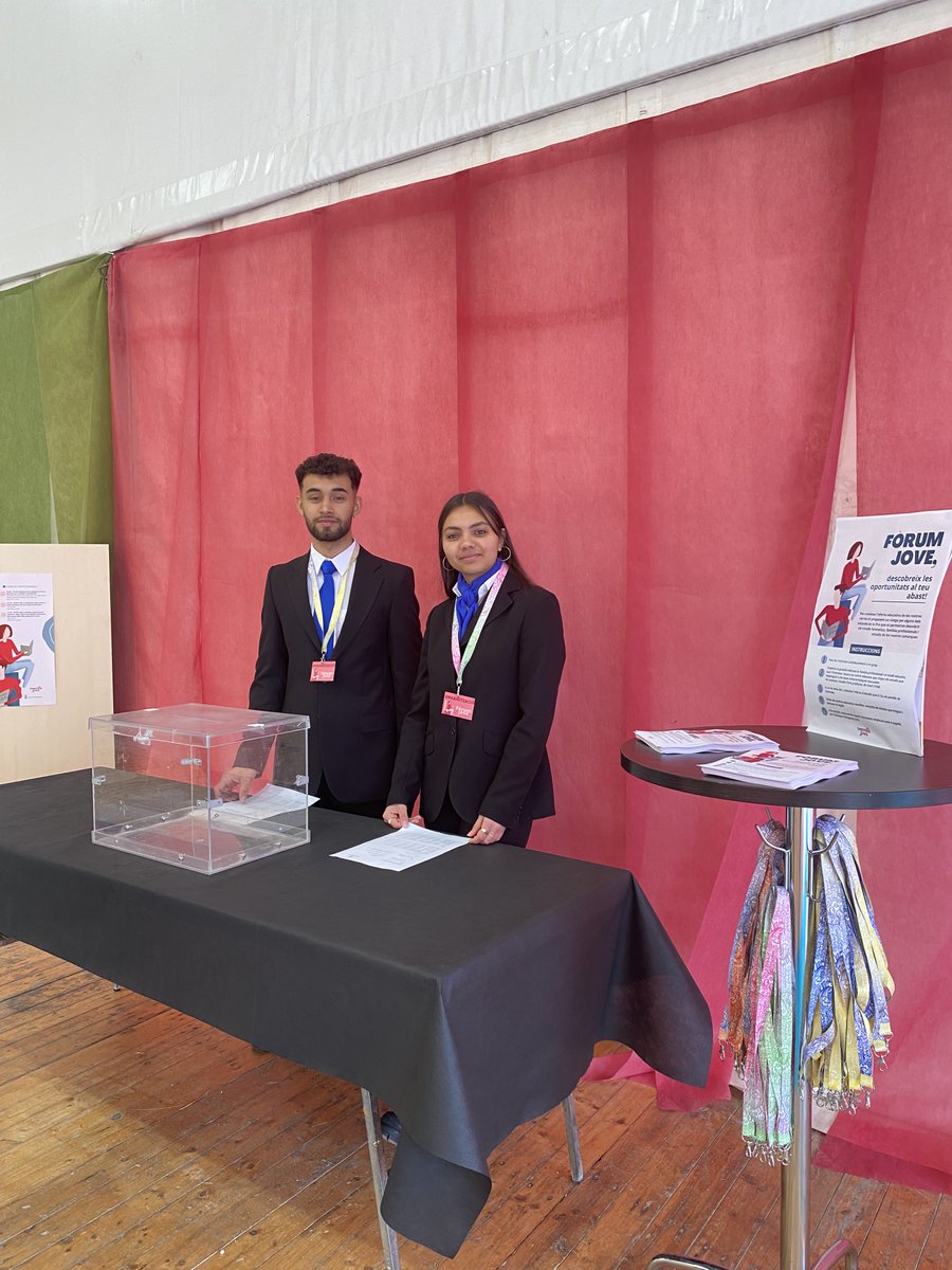 insmontsia's tweet image. Visita el nostre estand fins divendres i coneix tota l’oferta dels nostres #ciclesformatius  i #FamíliesProfessionals tant de grau mitjà com superior al  #ForumJoveAmposta Un espai perquè els i les joves coneguin i contactin amb els centres educatius del nostre territori