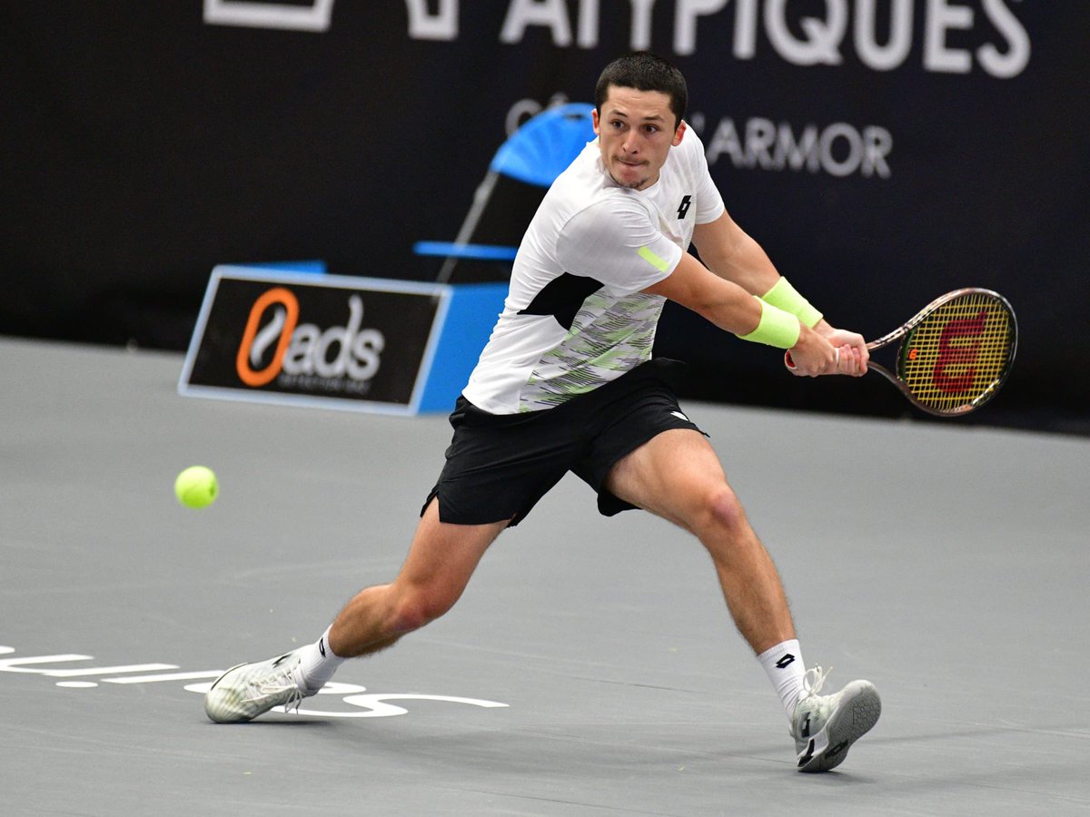 𝗥𝗘𝗡𝗗𝗘𝗭-𝗩𝗢𝗨𝗦 𝗘𝗡 𝗤𝗨𝗔𝗥𝗧𝗦 𝗣𝗢𝗨𝗥 𝗔𝗗𝗗𝗘𝗗 𝗘𝗧 𝗠𝗔𝗬𝗢𝗧 👍 Dan ADDED🇫🇷 a sauvé une balle de match avant de prendre le dessus sur Calvin HEMERY🇫🇷. De son côté, Harold MAYOT🇫🇷 a rencontré moins de difficulté pour sortir Sascha GUEYMARD🇫🇷. 
📸 Philippe Kermoal