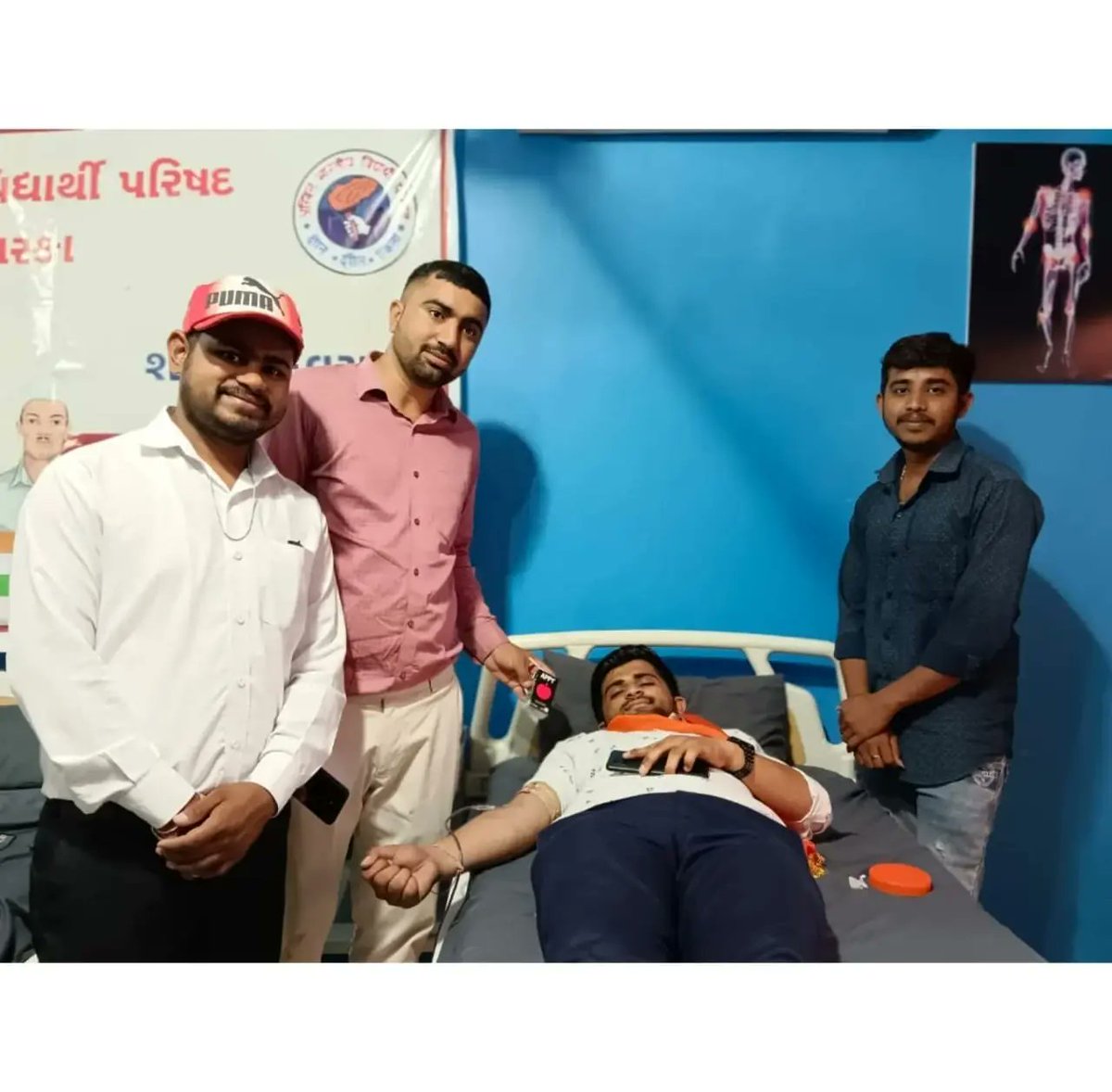 ૨૩ માર્ચ શહીદ દિવસ નિમિતે #ABVPDevbhumiDwarka ની ખંભાળિયા શાખા દ્વારા રક્તદાન કેમ્પ નું આયોજન કરવામાં આવ્યું.આ કેમ્પ મા તારક મહેતા કા ઉલ્ટા ચશ્મા ના પ્રસિદ્ધ કલાકાર શ્રી <a href="/bhavyagandhii/">Bhavya Vinod Gandhi</a> (ટપુ) દ્વારા વિશેષ ઉપસ્થિત રહીને રક્તદાન કર્યું.

#ABVPGujarat