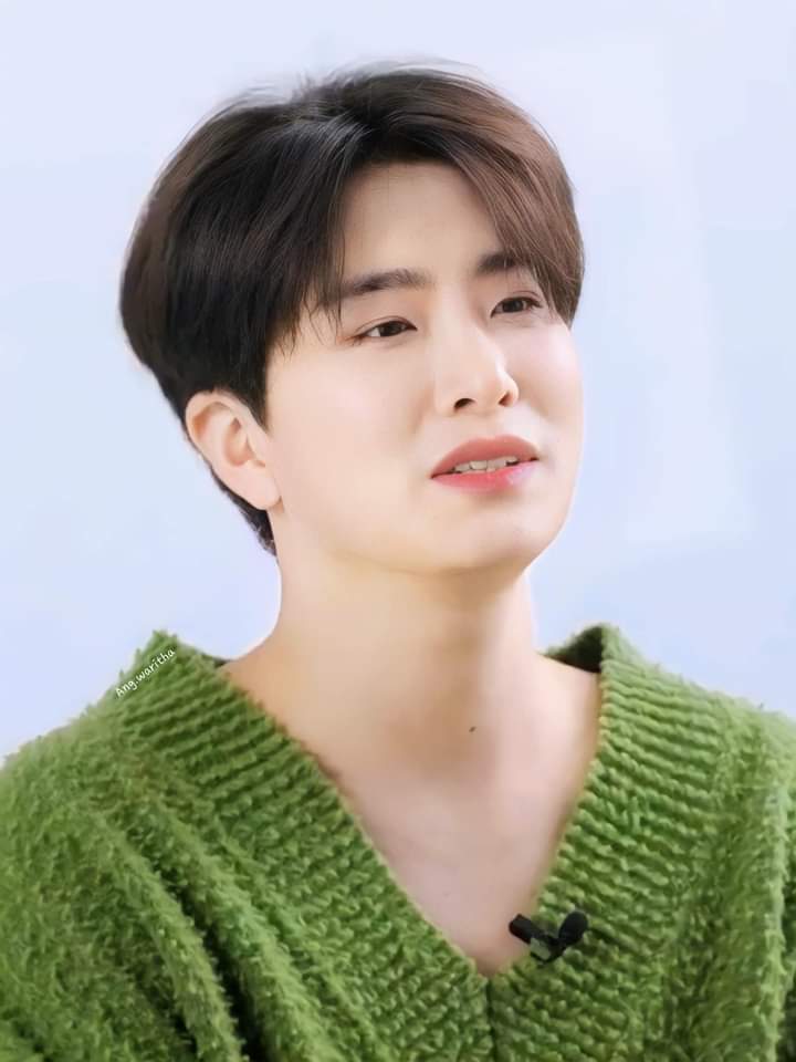 นี่มันเสื้ออะไร...ใส่บ่อยๆได้ป่าวอ่ะเทอ....#YOUNGJAE <a href="/GOTYJ_Ars_Vita/">N</a>