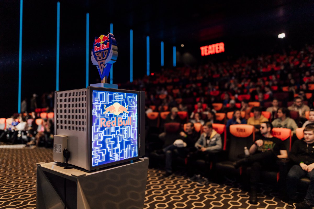 Ready für das Red Bull Solo Q Österreich Finale? 

Sei dabei! Am Samstag 1. April vor Ort im Cineplexx Millennium City. Gratis Zuschauertickets gibt's hier: win.gs/soloqcineplexx 🍿

Oder live auf Twitch: twitch.tv/redbullzockt100